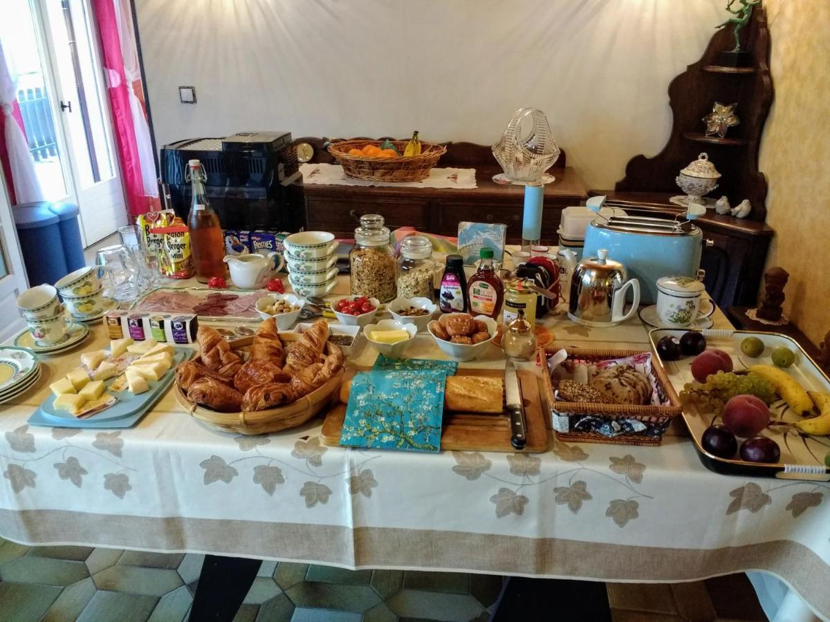 Les Ecureuils Panzió Revin Kültér fotó