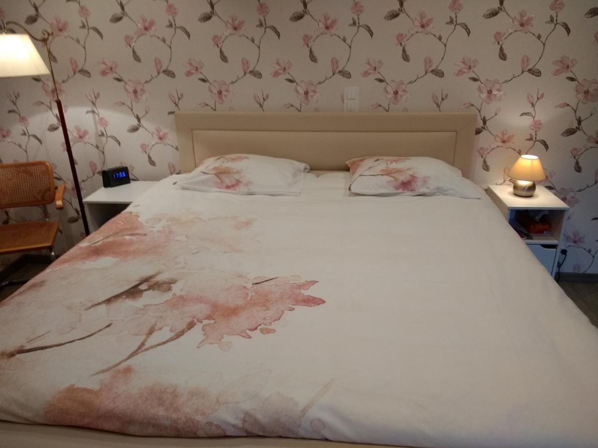 Les Ecureuils Panzió Revin Kültér fotó