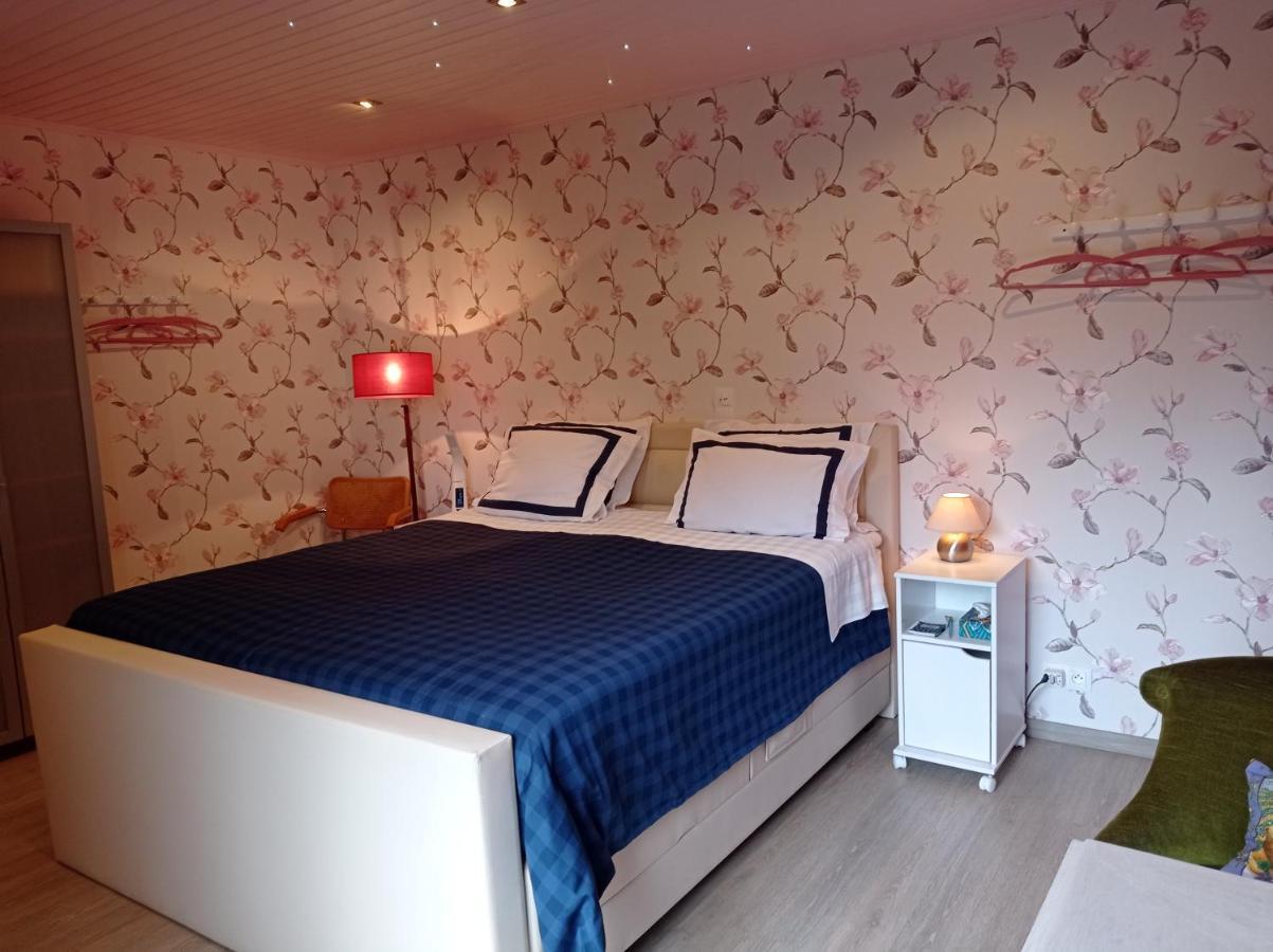 Les Ecureuils Panzió Revin Kültér fotó