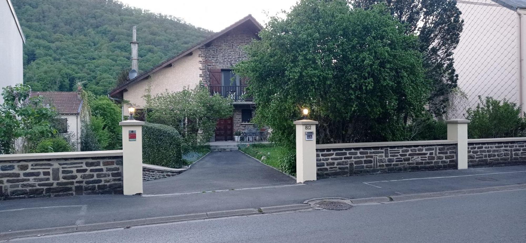 Les Ecureuils Panzió Revin Kültér fotó
